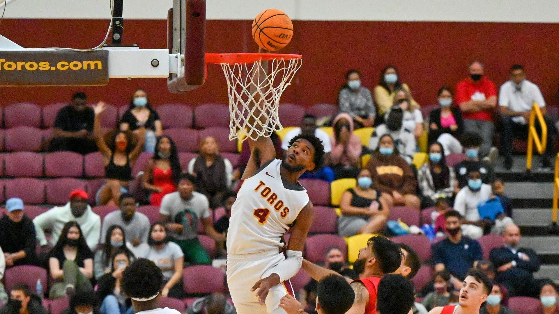 Men’s Basketball warm up with win against Occidental