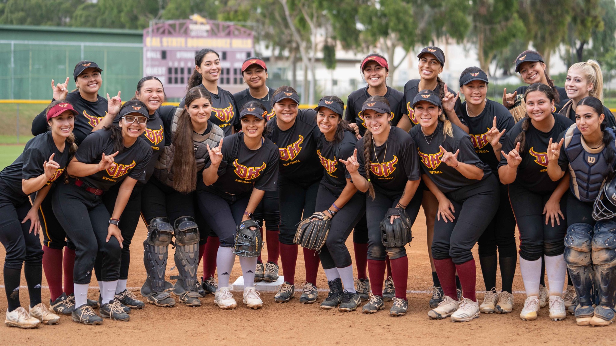 Group photo of softball team.